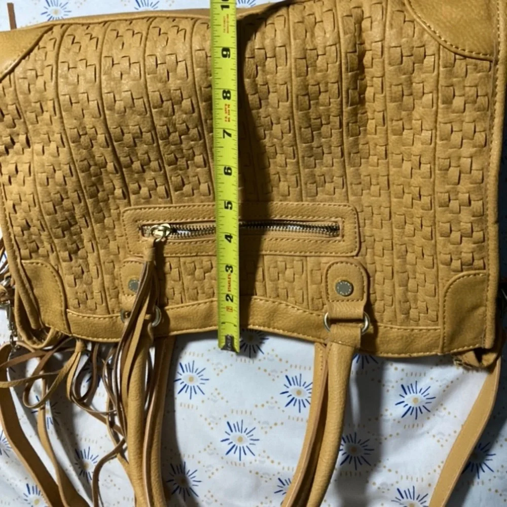 Steven by STEVE MADDEN LEATHER BAG Mustard tone. leather handbag. - Picture 11 of 12